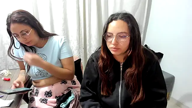 _girls_on_fire_ stripchat live cam model