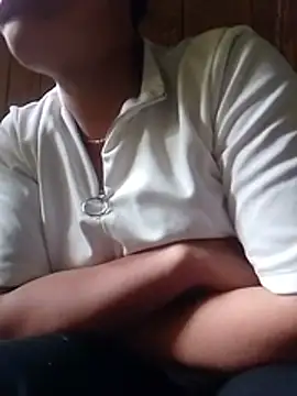 Tu-quyen stripchat live cam model