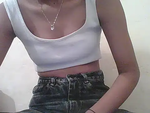 Divya_666 stripchat live cam model