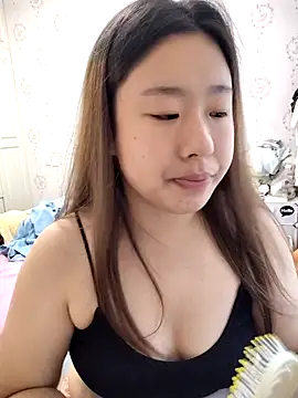 Jiangjiang18 stripchat live cam model