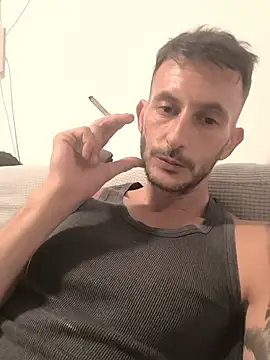 Ivan28v stripchat live cam model