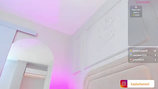 Kaylachannell stripchat live cam model