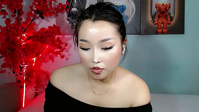 ichiben stripchat live cam model