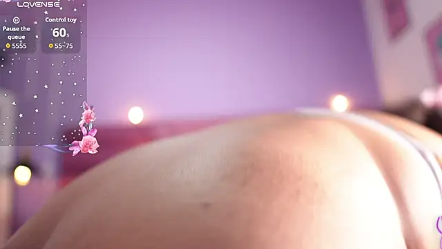 softlatinaa stripchat live cam model