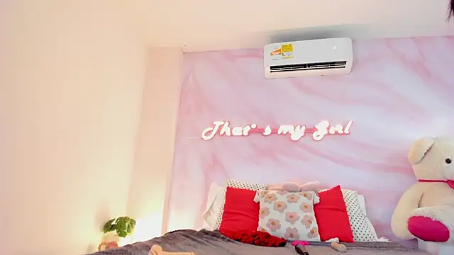 EVANGELIINE_21 stripchat live cam model