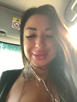 RuslanaXX stripchat live cam model