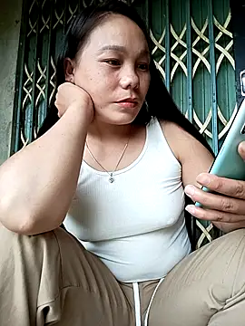 Lynne_11 stripchat live cam model