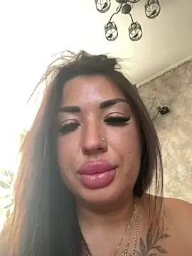 RuslanaXX stripchat live cam model