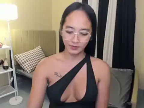 Brittaneykate stripchat live cam model