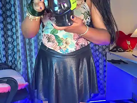 Strawberry143 stripchat live cam model