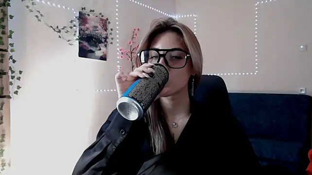 Rossy_Vega stripchat live cam model
