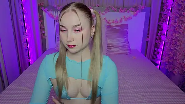 LilyStarlight stripchat live cam model