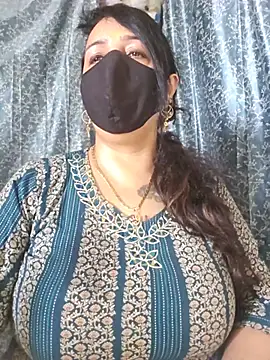 cute-tanvi stripchat live cam model