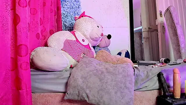 samy_foox stripchat live cam model
