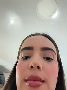zoeeRossi stripchat live cam model
