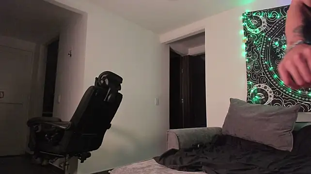 alphaandmuse stripchat live cam model