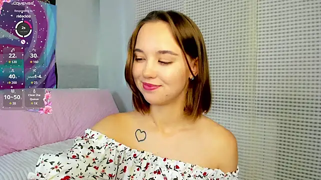KayleenCurtis stripchat live cam model