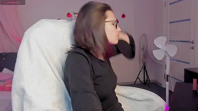 Eleanor_Lily stripchat live cam model