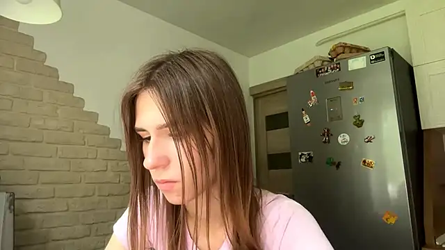 ZaraGuyette stripchat live cam model