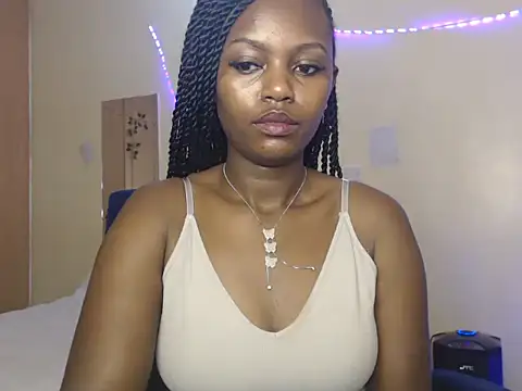 lunahit stripchat live cam model
