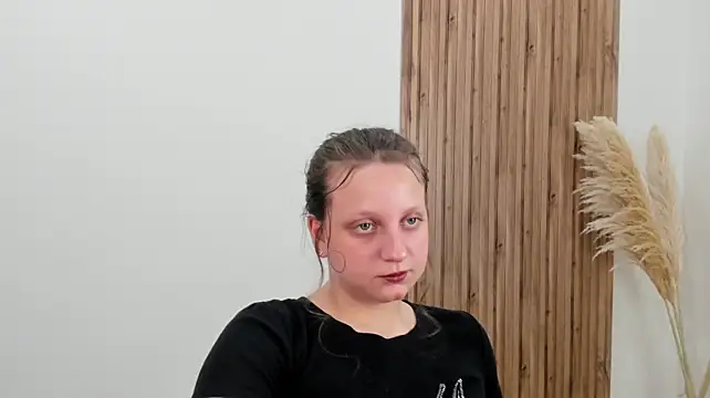 MaryMarmont stripchat live cam model