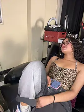 Bunny-firee stripchat live cam model