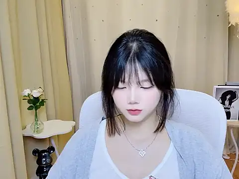 YaYa668866 stripchat live cam model