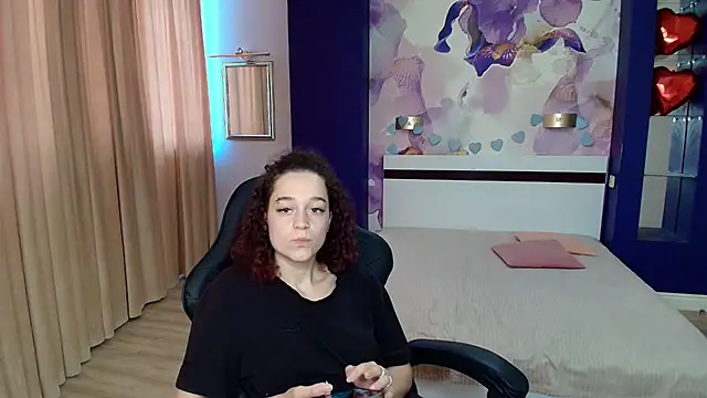EmiliaMilsi stripchat live cam model