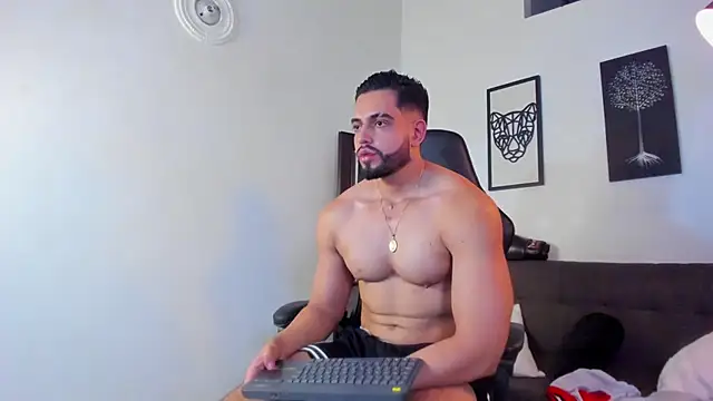 Justin_kingX7 stripchat live cam model