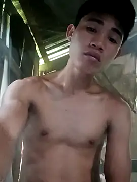 Nhyy_xx stripchat live cam model