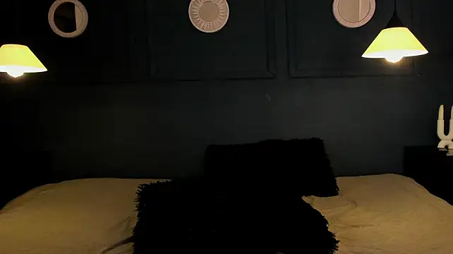 Emma_brumes stripchat live cam model