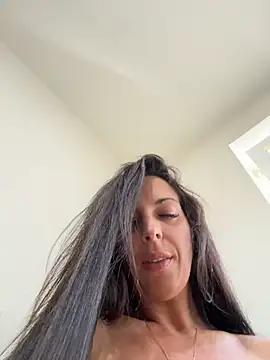 Almmaxxxx stripchat live cam model
