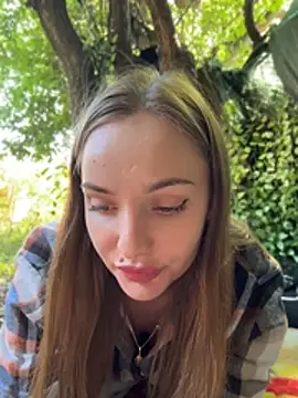 Night_dreams stripchat live cam model