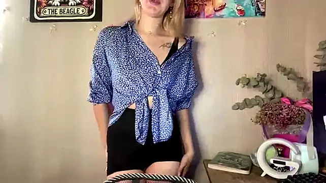 JaneePeressini stripchat live cam model