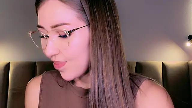 oh-my-mia stripchat live cam model