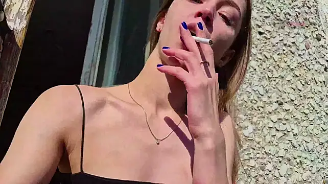KateElise stripchat live cam model