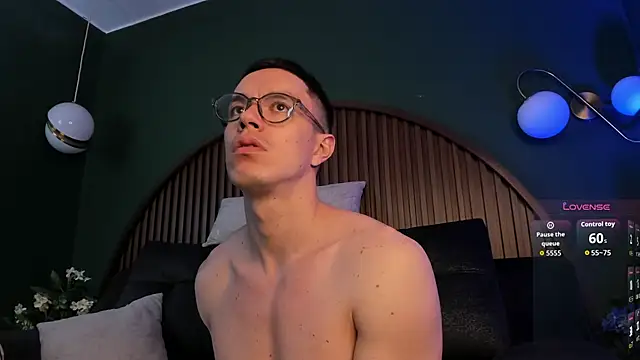Nicolo_Damiano stripchat live cam model