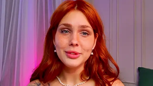 AliceOfWonders stripchat live cam model