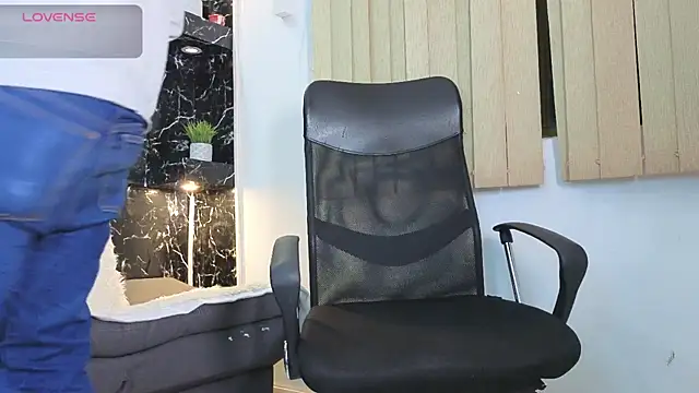 MR_EITHAN stripchat live cam model