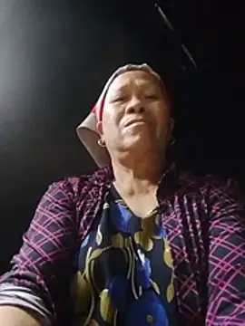 Sexyy-yy stripchat live cam model
