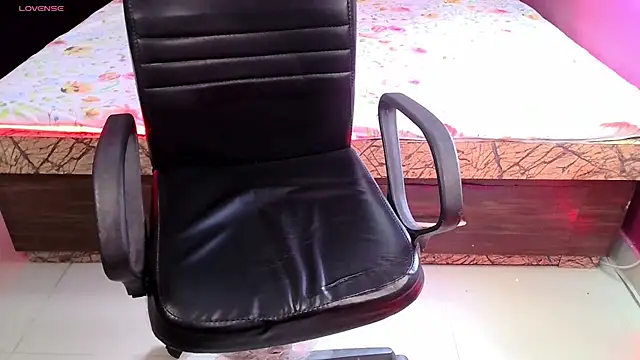 Wildsiren stripchat live cam model