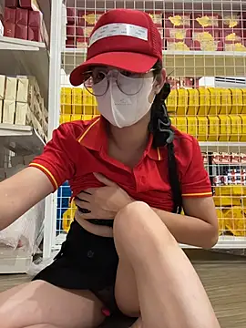 Sneaky_Cumshoot stripchat live cam model