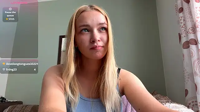 LovelyLisy stripchat live cam model