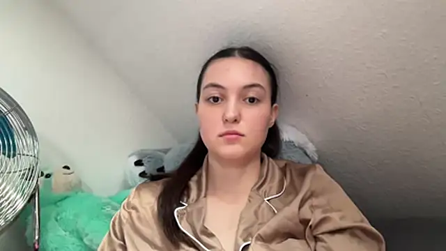SoreliaLux stripchat live cam model