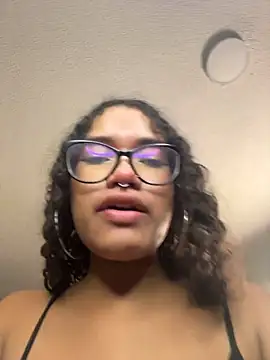 Bunny-firee stripchat live cam model