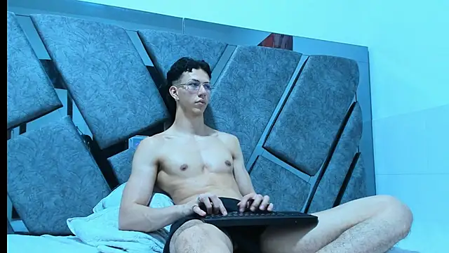 OliverThompsonJS stripchat live cam model