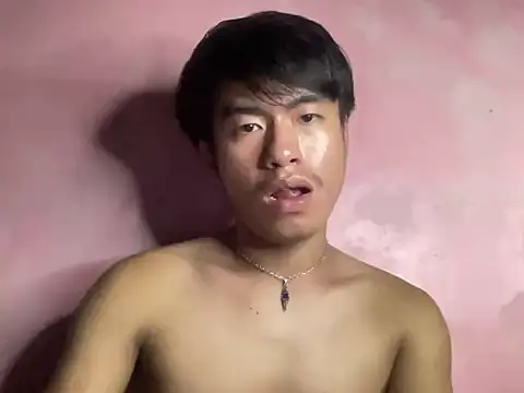 Benevolent_XO_Marc stripchat live cam model