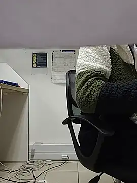 THATHAIRYTALLDUDE stripchat live cam model