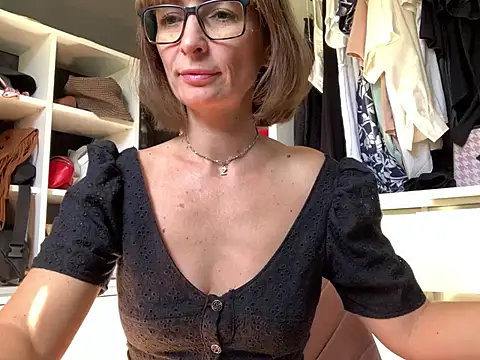 SolLina stripchat live cam model
