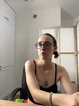 MartiniiSelenna stripchat live cam model
